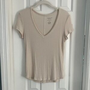 American Eagle Outfitters Beige V-Neck Short Sleeve Tee